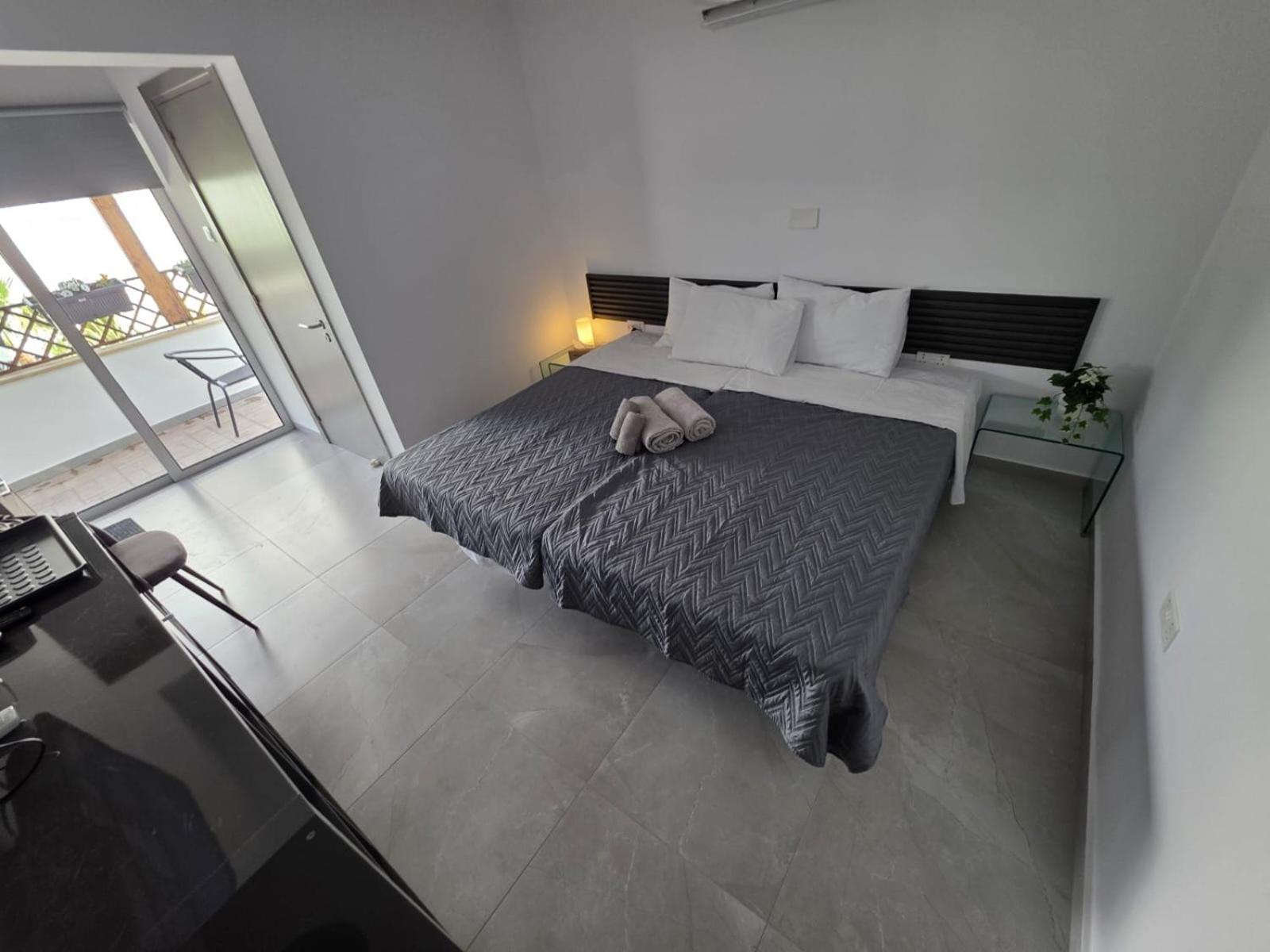 Town centre suites Larnaca Extérieur photo
