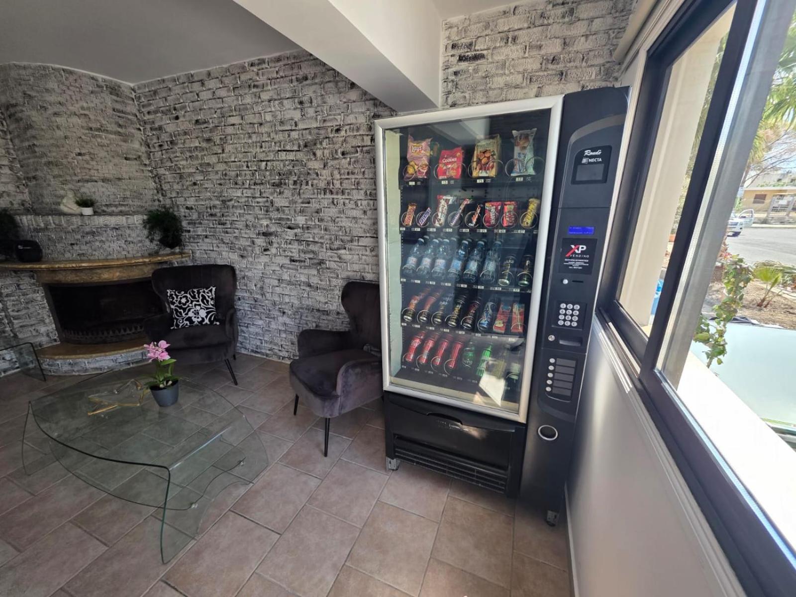 Town centre suites Larnaca Extérieur photo