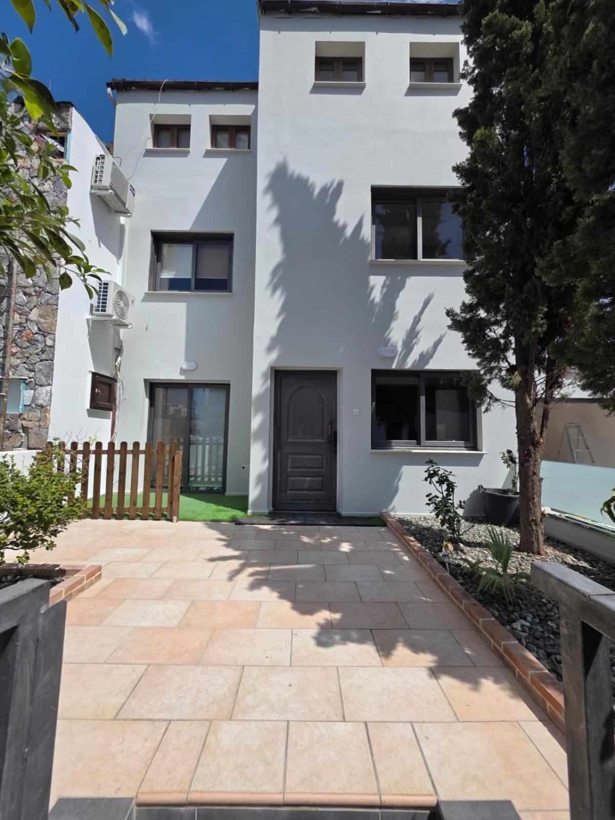 Town centre suites Larnaca Extérieur photo