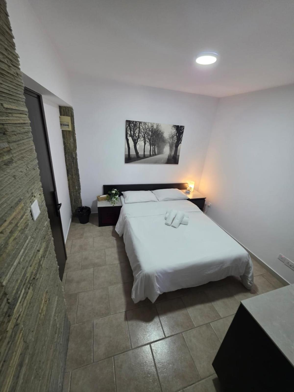 Town centre suites Larnaca Extérieur photo