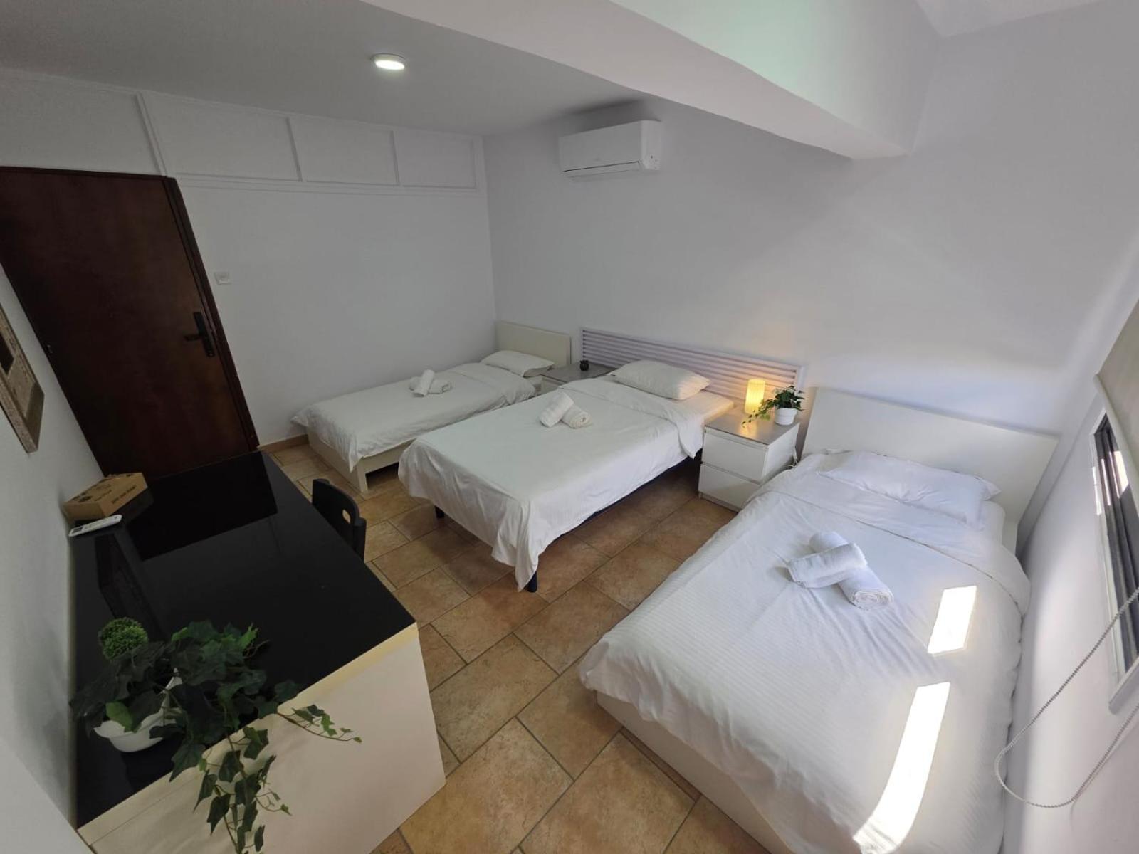 Town centre suites Larnaca Extérieur photo